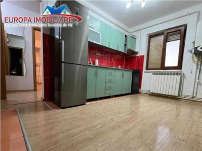 Apartament cu 3 camere de vanzare zona Vest Tulcea