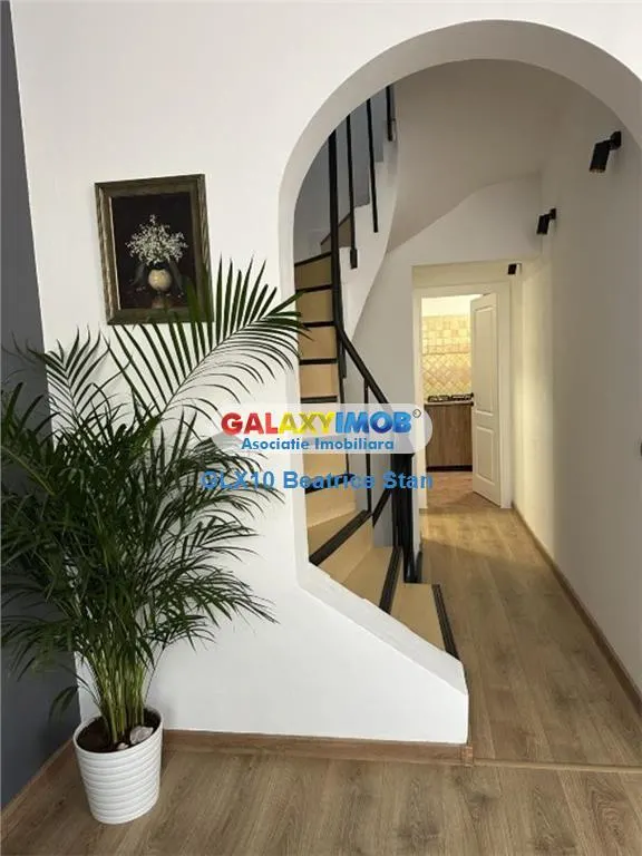 Casa cocheta ideala pentru resedinta de familie MOSILOR / OBOR - foto 1