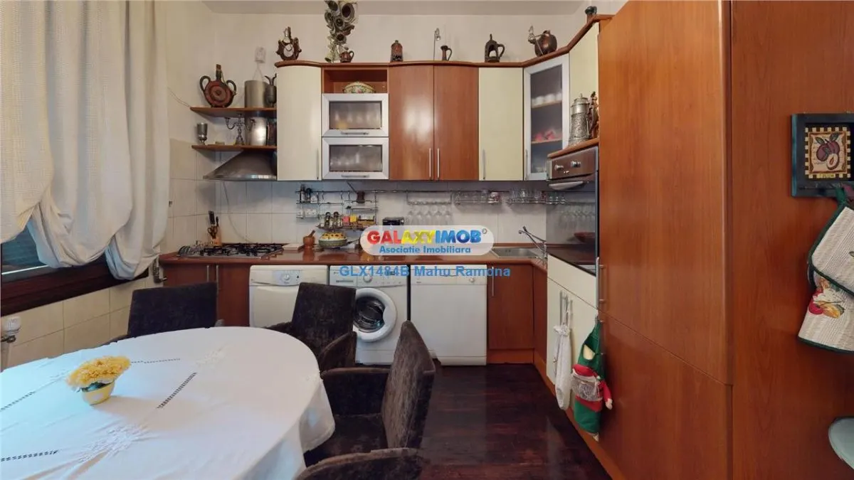 Vila superba, 9 dormitoare, pretabila pentru pensiune, Sinaia - foto 4
