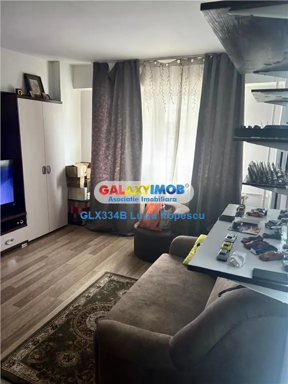 Apartament 2 camere  PANDURI stradal,vedere spate - foto 1