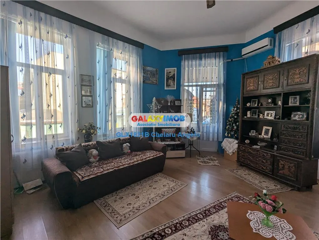 Armeneasca etaj vila 5 camere ,suprafata 200 mp, loc parcare - foto 1