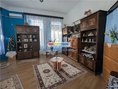 Armeneasca etaj vila 5 camere ,suprafata 200 mp, loc parcare - foto 5