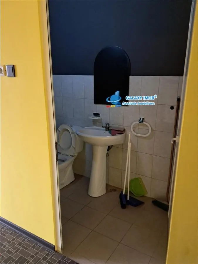 De Inchiriat Spatiu 100 mp  PARTER  NORD- stradal - foto 3