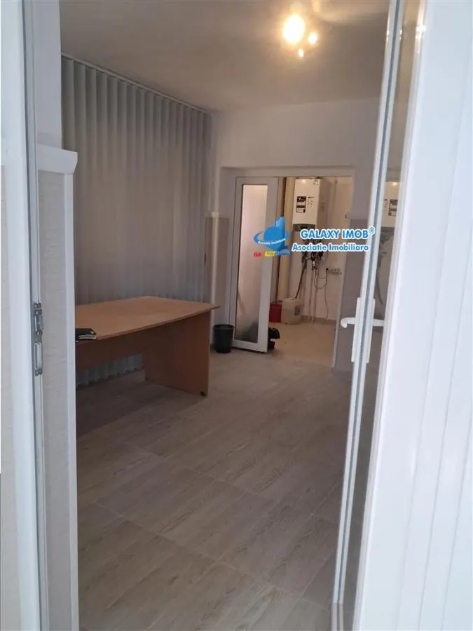 De Inchiriat Spatiu 75 mp  PARTER  central- stradal - foto 3