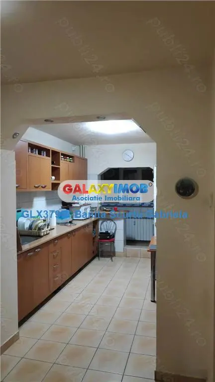 Vanzare apart 4 camere,etaj 2 din 8 zona Pantelimon - foto 2