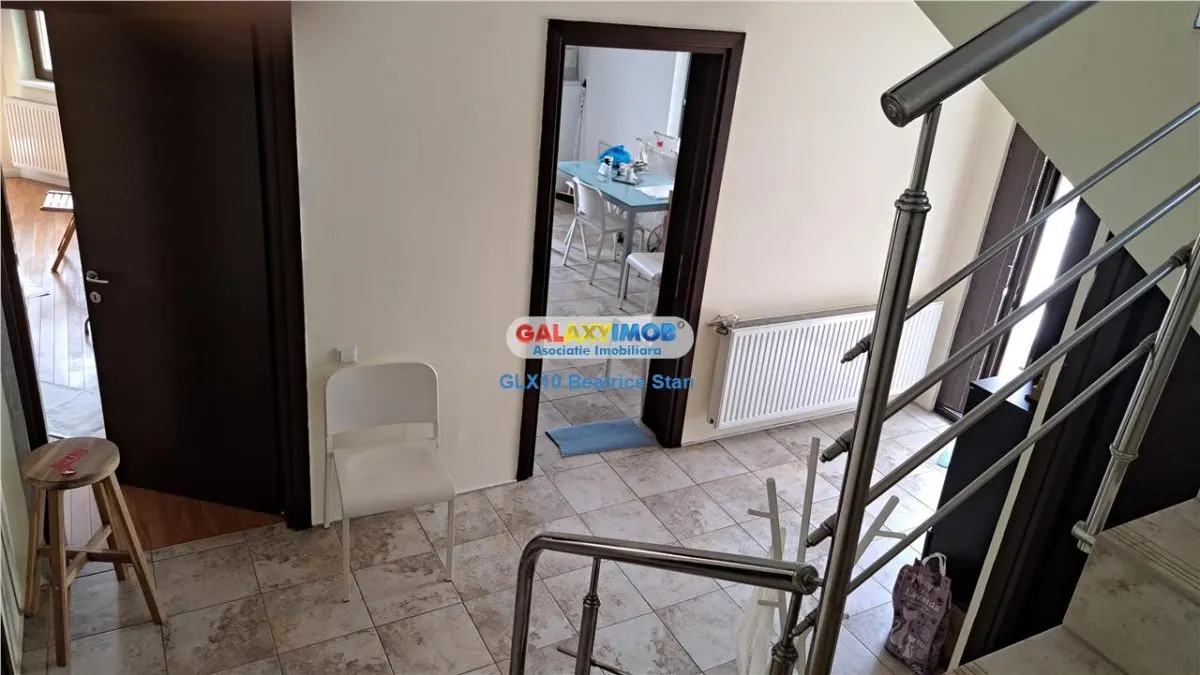 Vila foarte frumoasa langa  PALATUL si LACUL MOGOSOAIA - foto 17