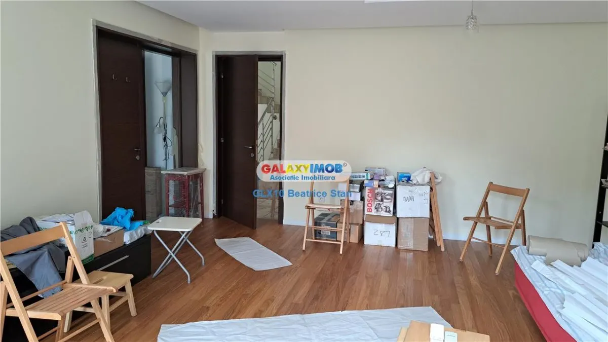 Vila foarte frumoasa langa  PALATUL si LACUL MOGOSOAIA - foto 21