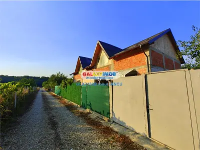 Ocazie! Vila spatioasa la rosu, langa padurea Odoreanu - doar 165.000E - Clinceni