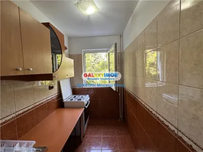 Vanzare apartament 3 camere, in Ploiesti, zona Mihai Bravu - foto 4