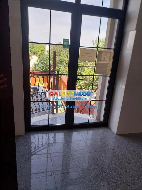 De Inchiriat Spatiu Comercial 280 mp  Central- etaj 1 - foto 9