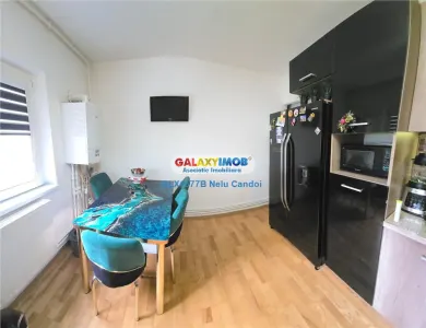VANZARE APARTAMENT 3 CAMERE13 SEPTEMBRIE SEBASTIAN - foto 4
