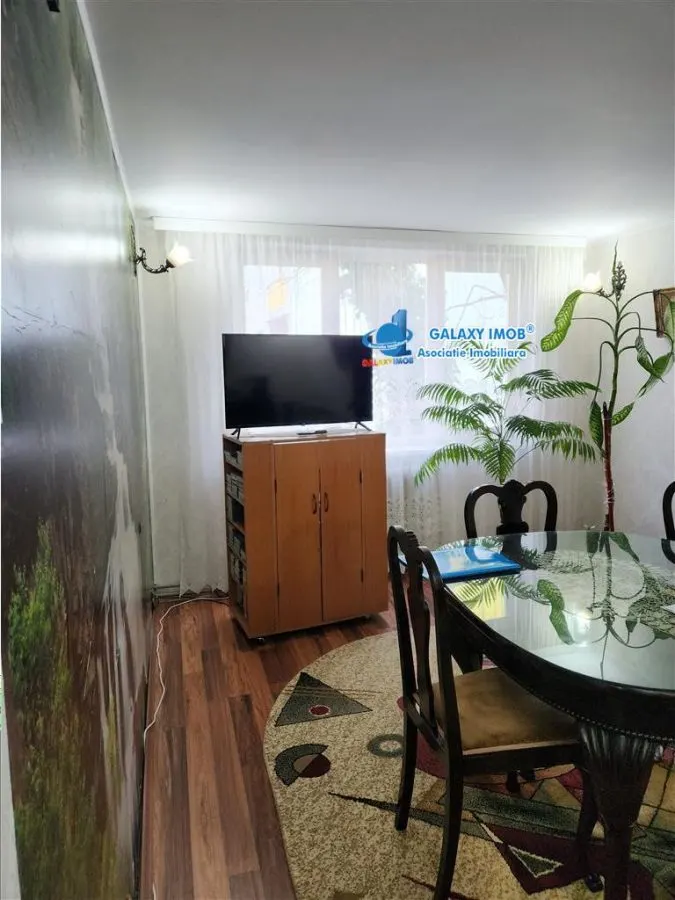 Apartament 4 camere decomandat Antiaeriana - foto 1