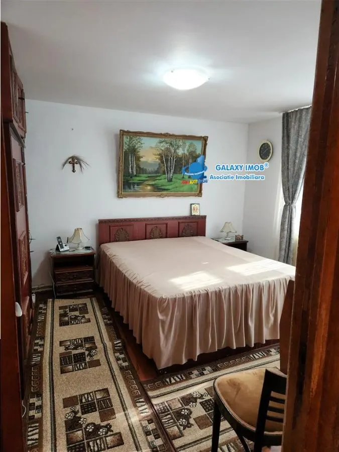 Apartament 4 camere decomandat Antiaeriana - foto 2