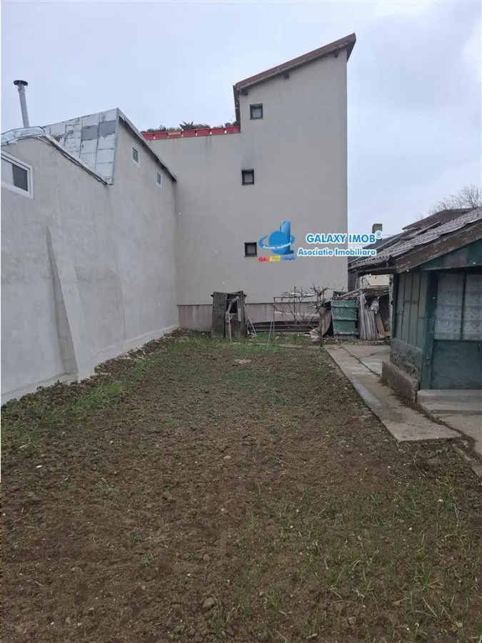vanzare casa demolabila cu teren 221mp 23August - foto 1