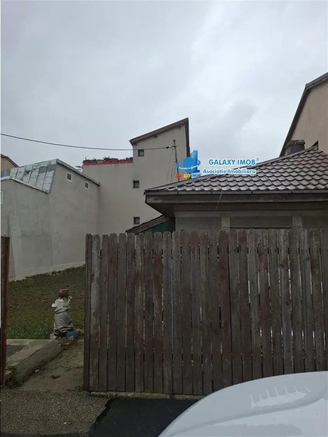 vanzare casa demolabila cu teren 221mp 23August - foto 2