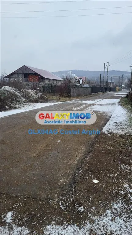 Vindem 2861 mp, teren intravilan Calinesti, deschidere 17m - foto 1
