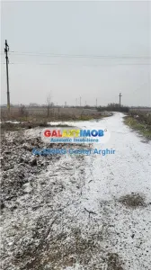 Vindem 2861 mp, teren intravilan Calinesti, deschidere 17m - foto 4