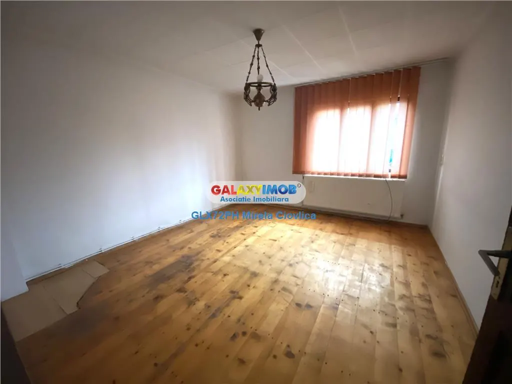Vanzare casa Baicoi zona Centru - foto 12
