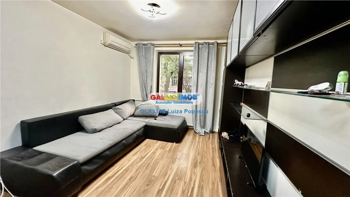 Vanzare apartament 4 camere Sebastian Liberty Mall - foto 1