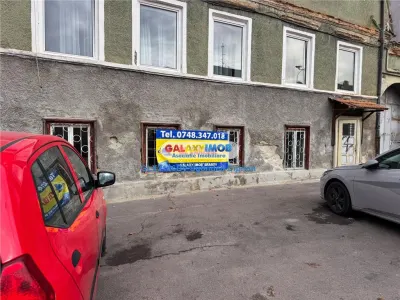 Apartament 2 Camere 80 mp UTILI De Renovat Str. Lunga - Brasov