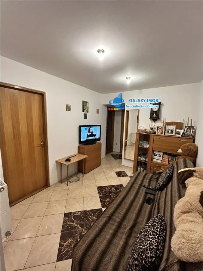 Apartament 2 cam- modificat in 3 cam-Loc de parcare-Mobilat - foto 6