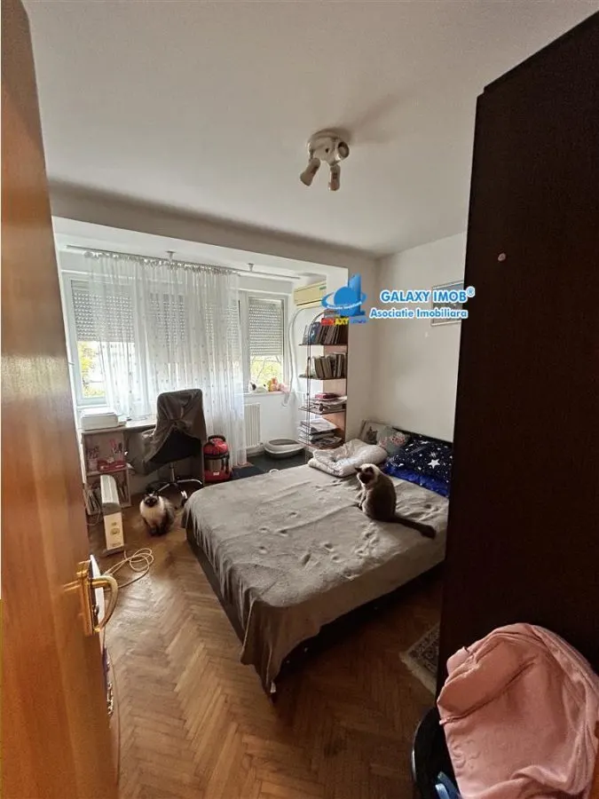 Apartament 2 cam- modificat in 3 cam-Loc de parcare-Mobilat - foto 8