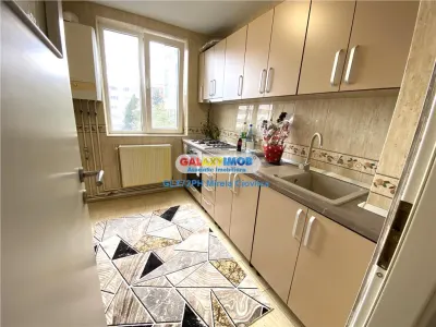 Inchiriere apartament 3 camere CAmpina zona OMV - foto 16