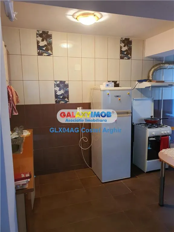 Inchiriem ap 2 cam ultracentral, etaj 1, mobilat si utilat - foto 4