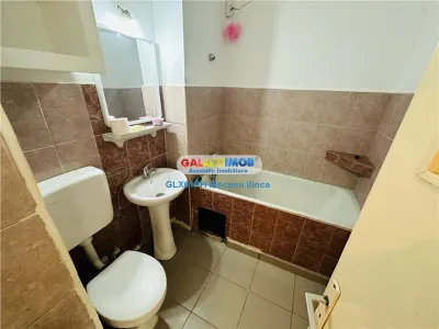 Vanzare apartament 3 camere, in Ploiesti, zona Democratiei - foto 13