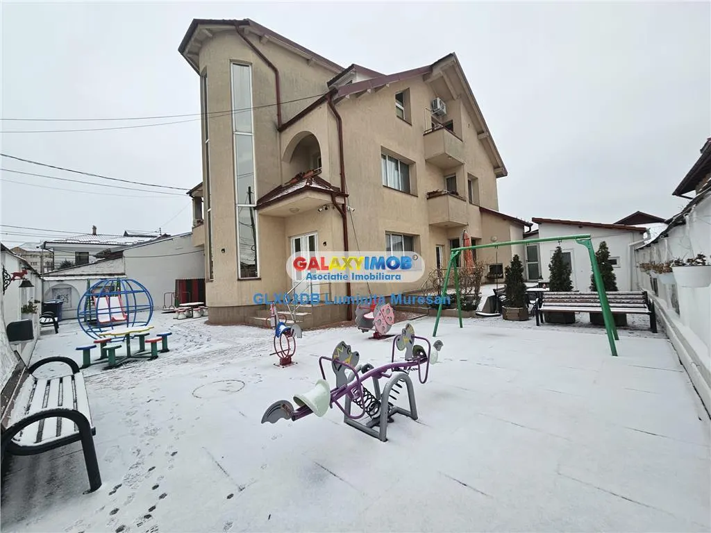 Vanzare casa P+1+M Targoviste Central - foto 1