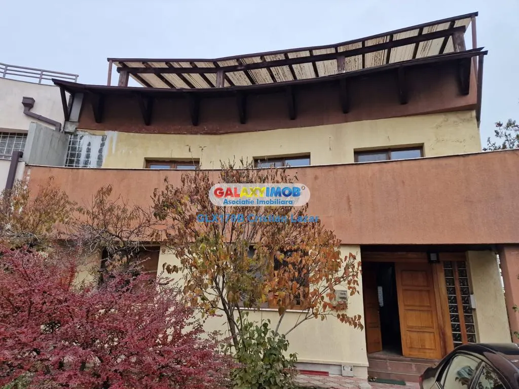 Vila cu priveliste unicata - foto 1