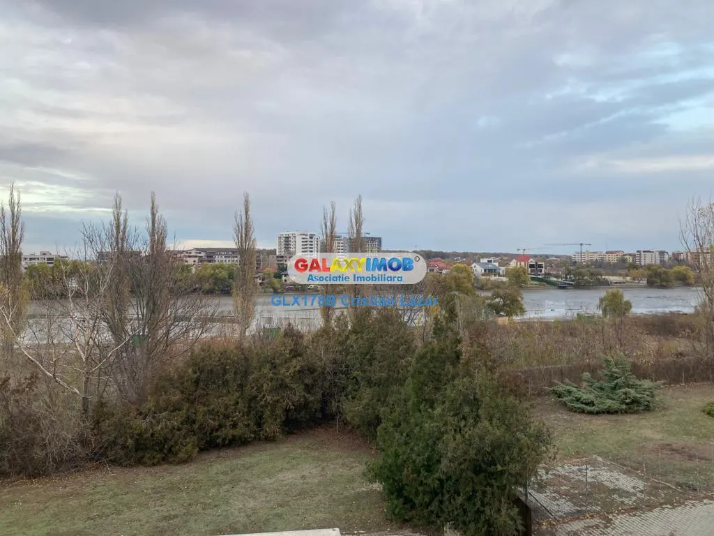 Vila cu priveliste unicata - foto 3