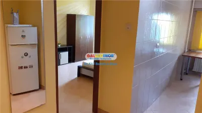 Vanzare garsoniera spatioasa decomandata langa Mall Vitan - Bucuresti