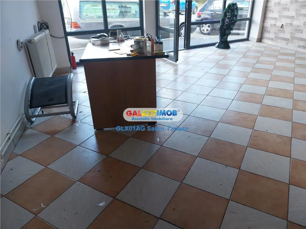 De Inchiriat Spatiu Comercial 50 mp  Central - foto 4