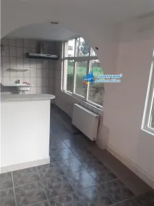 de inchiriat apartament PARTER ...NEMOBILAT ...BANAT - Pitesti