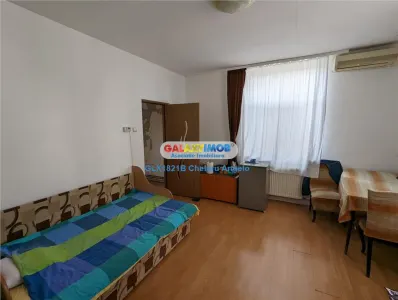 Nerva Traian, 1 apartament si 2 gars. in vila, SU 133 mp, teren 156 mp - foto 2