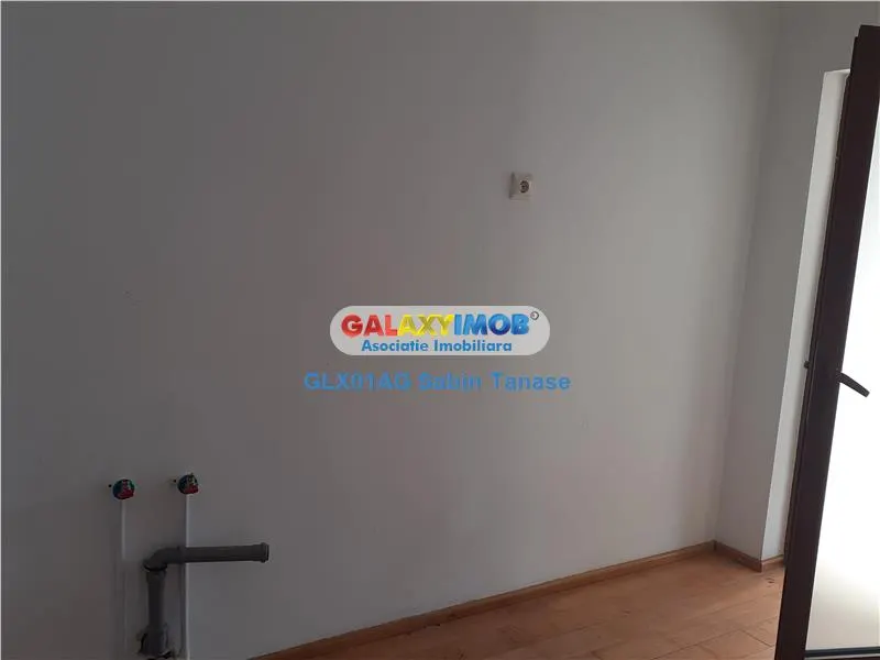 inch, VILA PARTER toate dotarile 200 mp si curte 500 mp NORD stradala - foto 8
