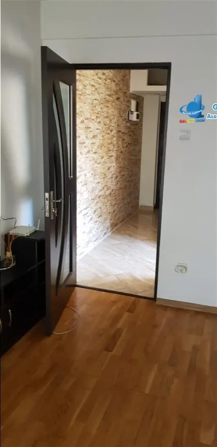 Inchiriez apartament 2 camere ultracentral - foto 1