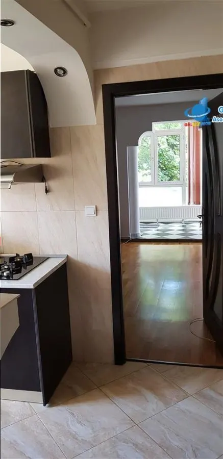 Inchiriez apartament 2 camere ultracentral - foto 2
