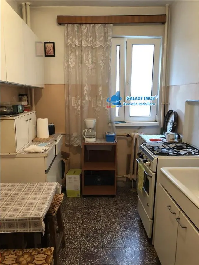 APARTAMENT 3 CAMERE -VANZARE -67000 EURO DRUMUL TABEREI STR.SIBIU - foto 2