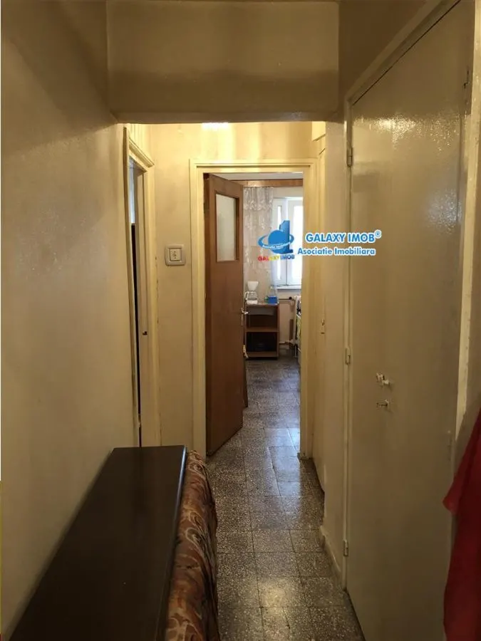 APARTAMENT 3 CAMERE -VANZARE -67000 EURO DRUMUL TABEREI STR.SIBIU - foto 12