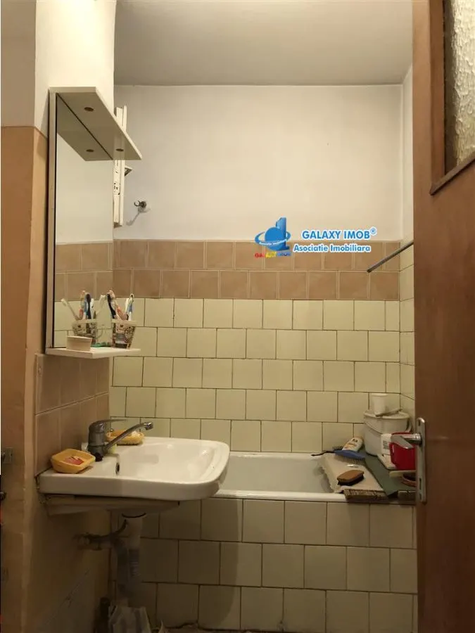 APARTAMENT 3 CAMERE -VANZARE -67000 EURO DRUMUL TABEREI STR.SIBIU - foto 13