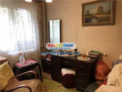 APARTAMENT 3 CAMERE -VANZARE -67000 EURO DRUMUL TABEREI STR.SIBIU - foto 5