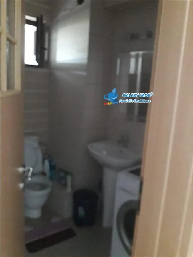 DE INCHIRIAT AP 3 CAM FOND NOU CRINULUI CU GARAJ - foto 7