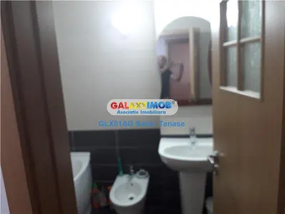 DE INCHIRIAT AP 3 CAM FOND NOU CRINULUI CU GARAJ - foto 8