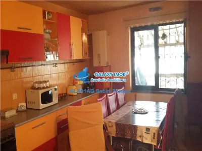 De vanzare proprietate de lux ;2 vile si teren 1900 mp BRADU - foto 7