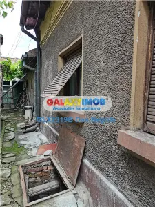 Domenii, urgent, casa3 camere,curte proprie - foto 2