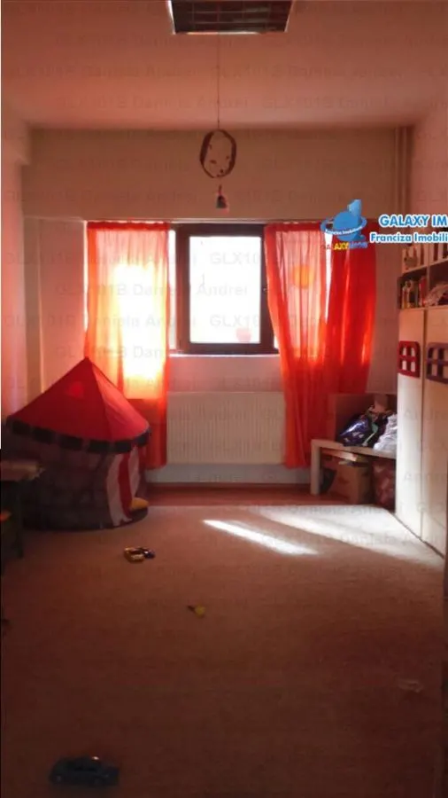 Vanzare Vila noua 2003,curte 75mp,graraj - Zona Nordului,249500 euro - foto 18