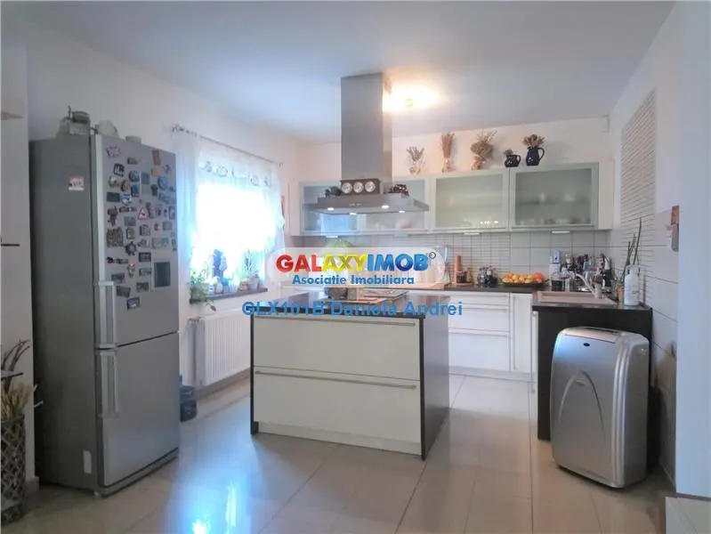 Vanzare Vila lux noua 2007,curte de 500mp,Bucuresti,Pipera 350000 Euro - foto 19