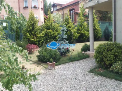 Vanzare Vila lux noua 2007,curte de 500mp,Bucuresti,Pipera 350000 Euro - foto 4